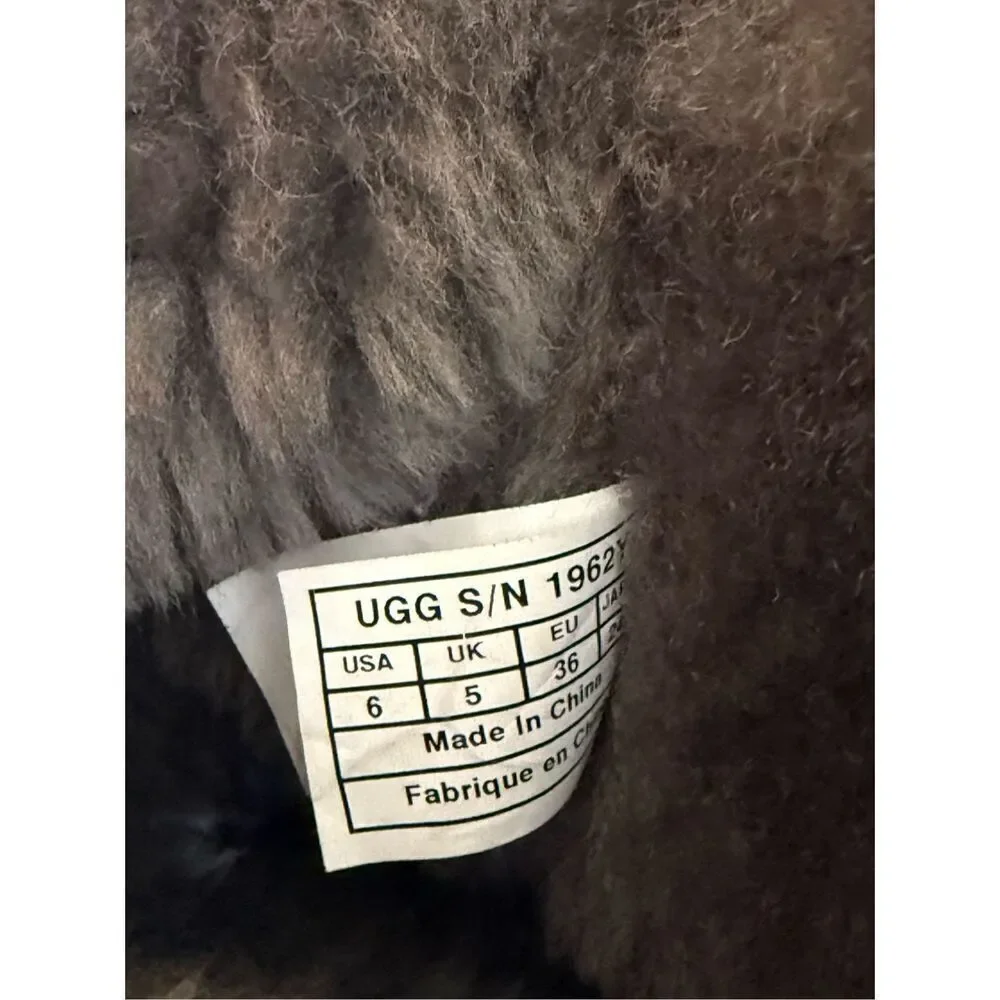 UGG Bailey Button Triplet II Boot Color: Grey Size 6
